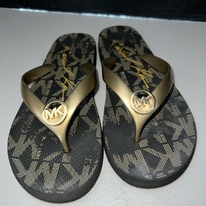 Michael Kors Flip Flops SZ- 8M